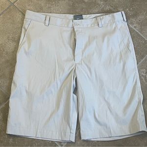 Men’s White/Off White Nike Golf Shorts Size 34